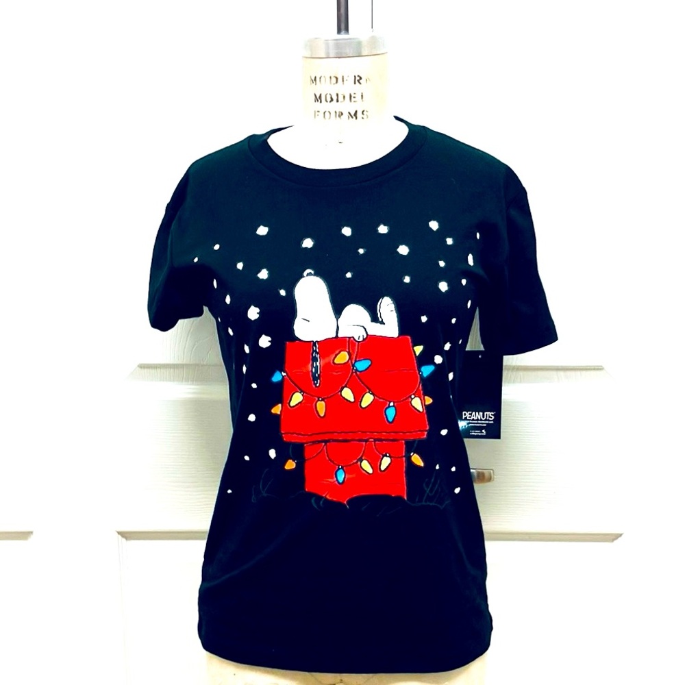 T25 Peanuts Snoopy Christmas Shirt XS